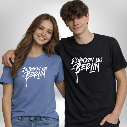 "EISHOCKEY AUS BERLIN" Broken Sticks X The Squad T-Shirt in 2 Farben